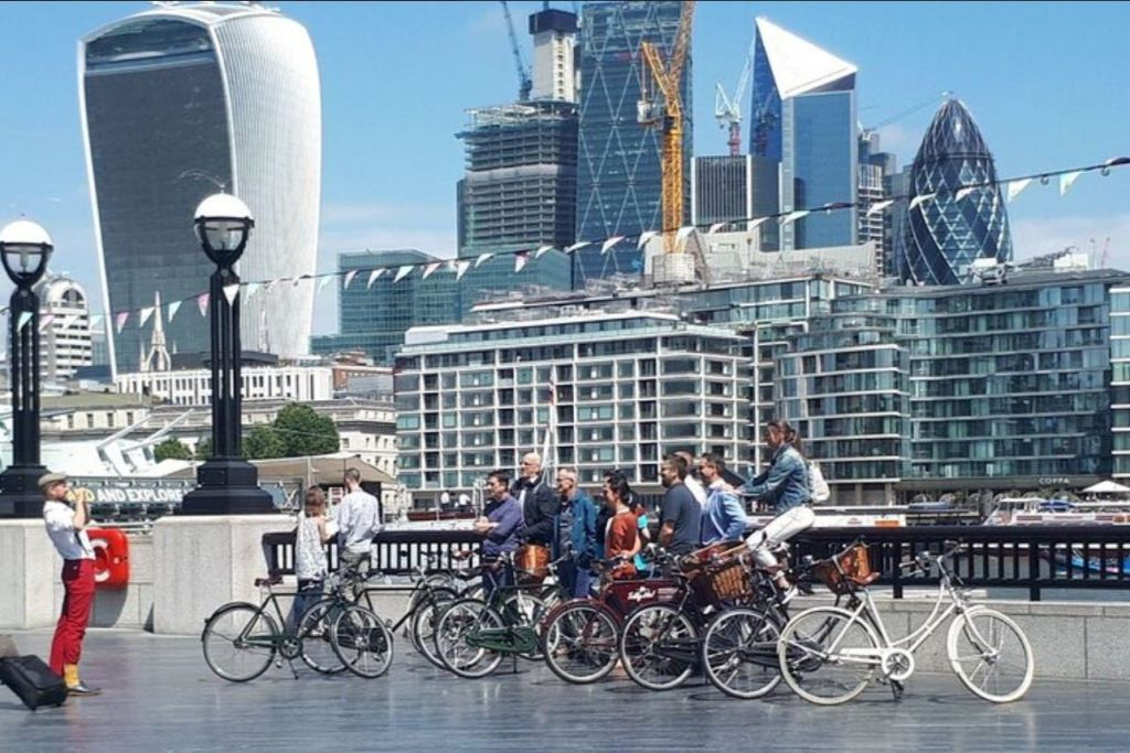 London: Bike Tour to Explore Hidden Gems