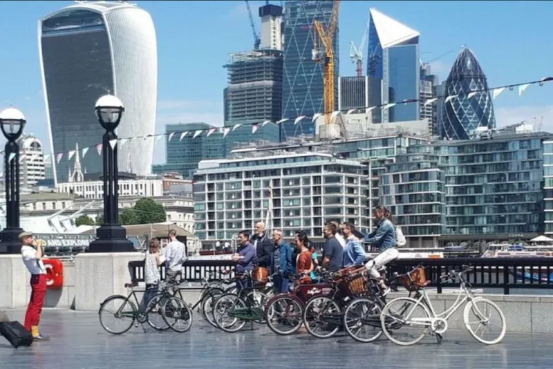 London: Bike Tour to Explore Hidden Gems