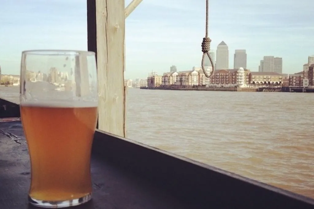 London: Bike Tour to Explore Hidden Gems