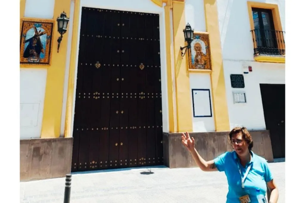 Visita al Barrio de Triana: Arte, Costumbres y Religión