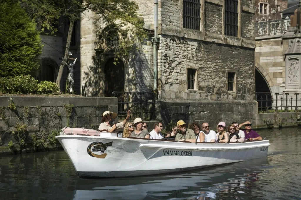 Visite guidée en bateau à travers la ville historique de Gand