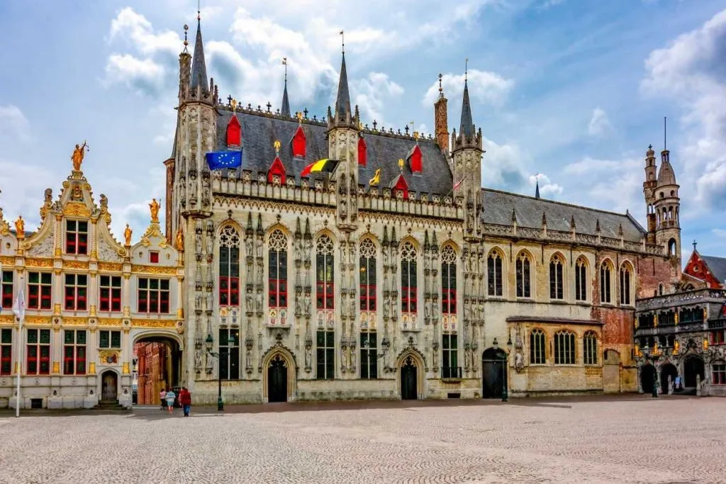 Bruges: Walking Tour with AI Guide on Your Mobile