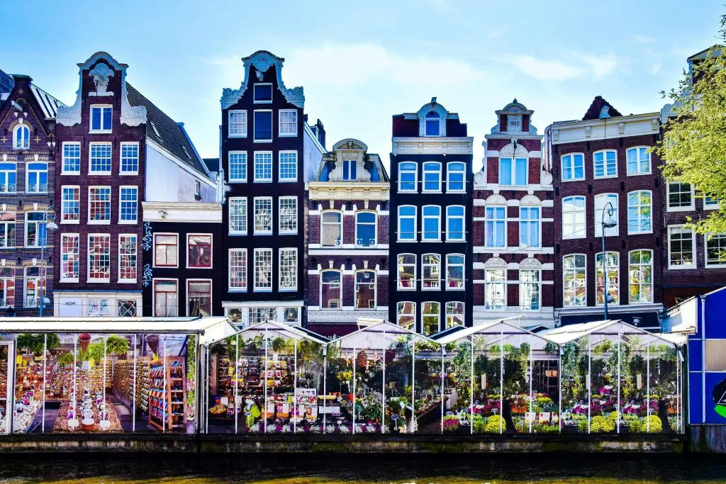 Amsterdã: Viagem de um dia saindo de Bruxelas com queijo, tamancos e moinhos de vento