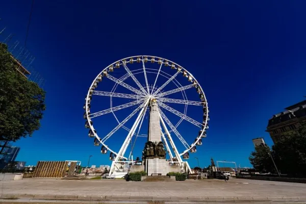 Bruxelas: Visita áudio dos destaques da cidade + entrada sem filas na roda gigante The View