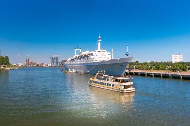 Barco de panquecas em Roterdã