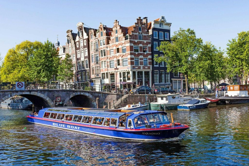 Amsterdam: Blue Boat Canal Cruise