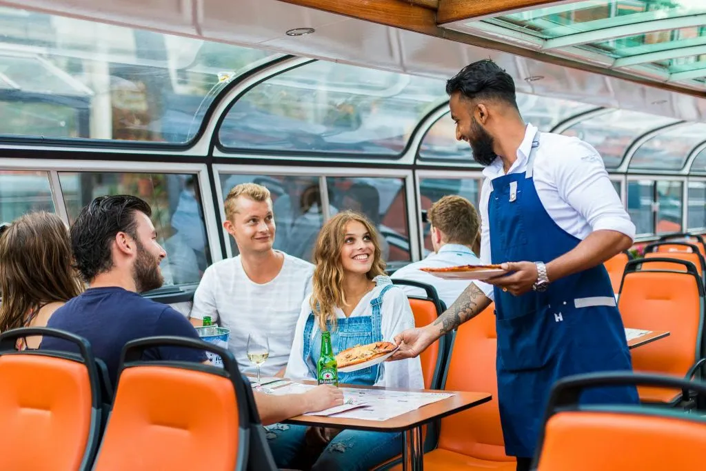 Amsterdam : Croisière sur les canaux avec New York Pizza & Boissons à volonté