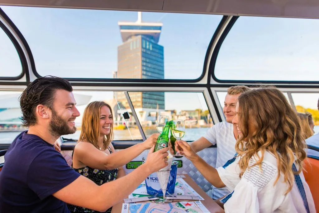 Amsterdam : Croisière sur les canaux avec New York Pizza & Boissons à volonté