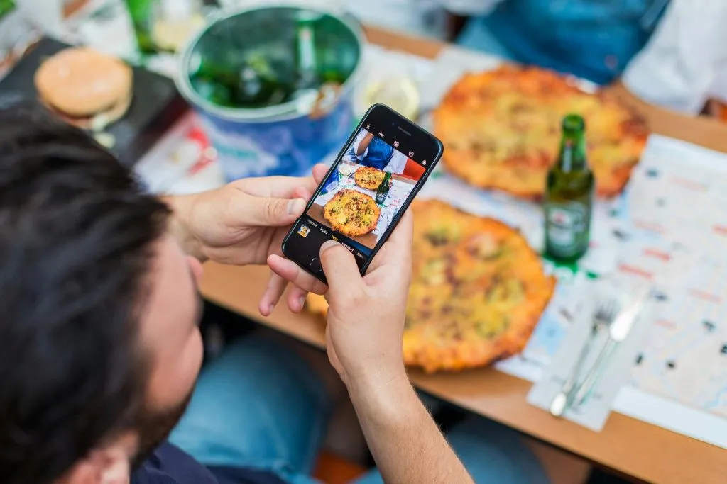 Amsterdam : Croisière sur les canaux avec New York Pizza & Boissons à volonté