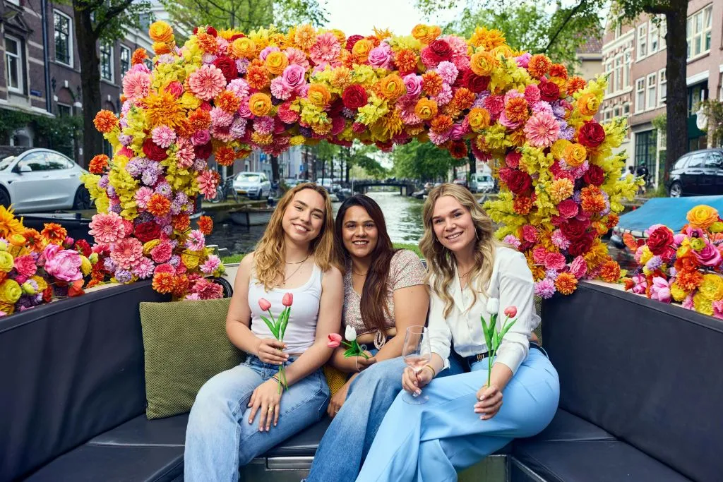 Amsterdam: Crucero por el Canal en Barco de Flores