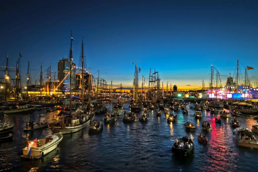 SAIL Amsterdam 2025: Passeio de barco aberto com bebida