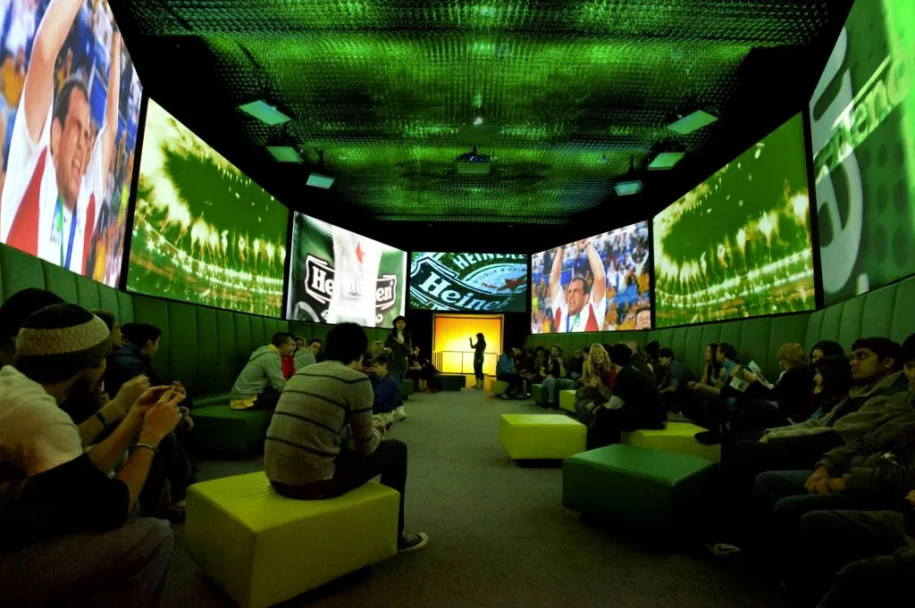 Amsterdam : Croisière touristique d'1h & Billet d'entrée à Heineken Experience