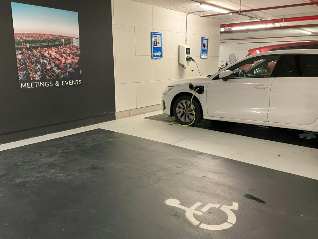 Mobypark Amesterdão: Estacionamento no Leonardo Hotel Rembrandtpark