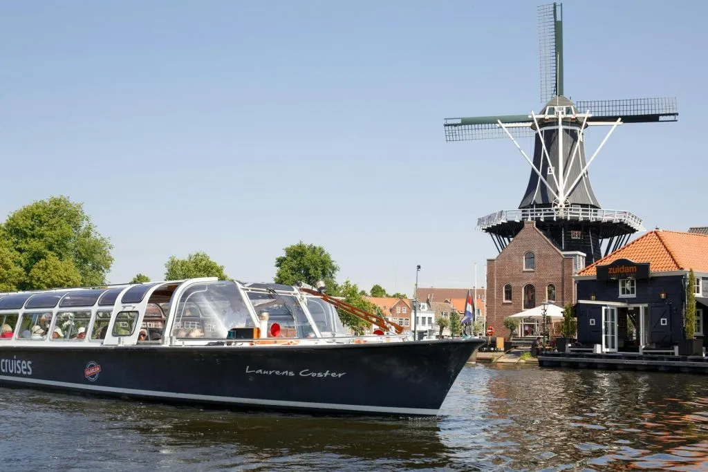 Haarlem: degustação de queijos e vinhos em um cruzeiro noturno