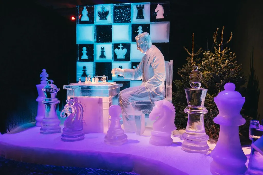 Art Below Zero: Entrée pour l'exposition de sculptures sur glace 