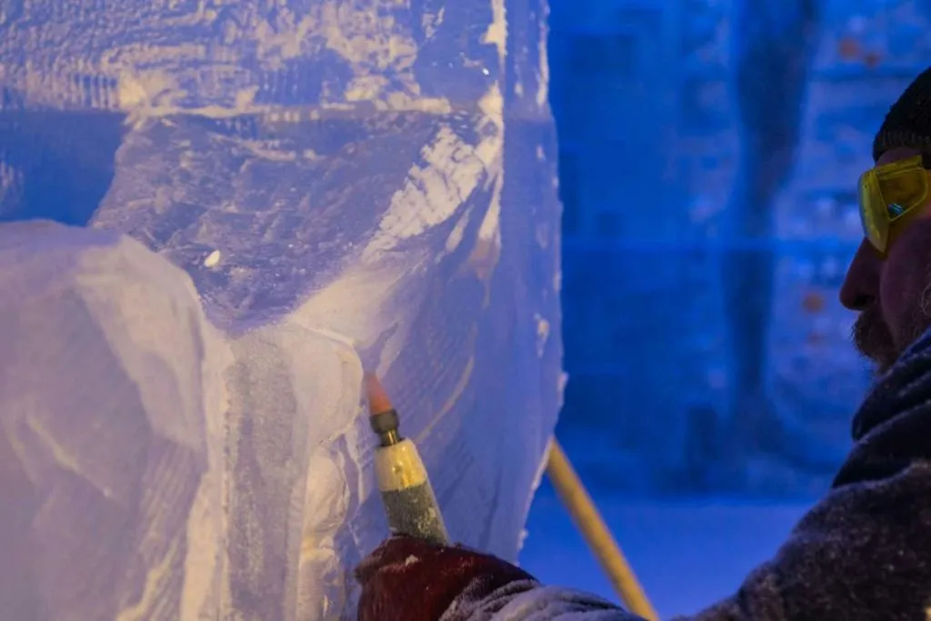 Art Below Zero: Entrée pour l'exposition de sculptures sur glace 