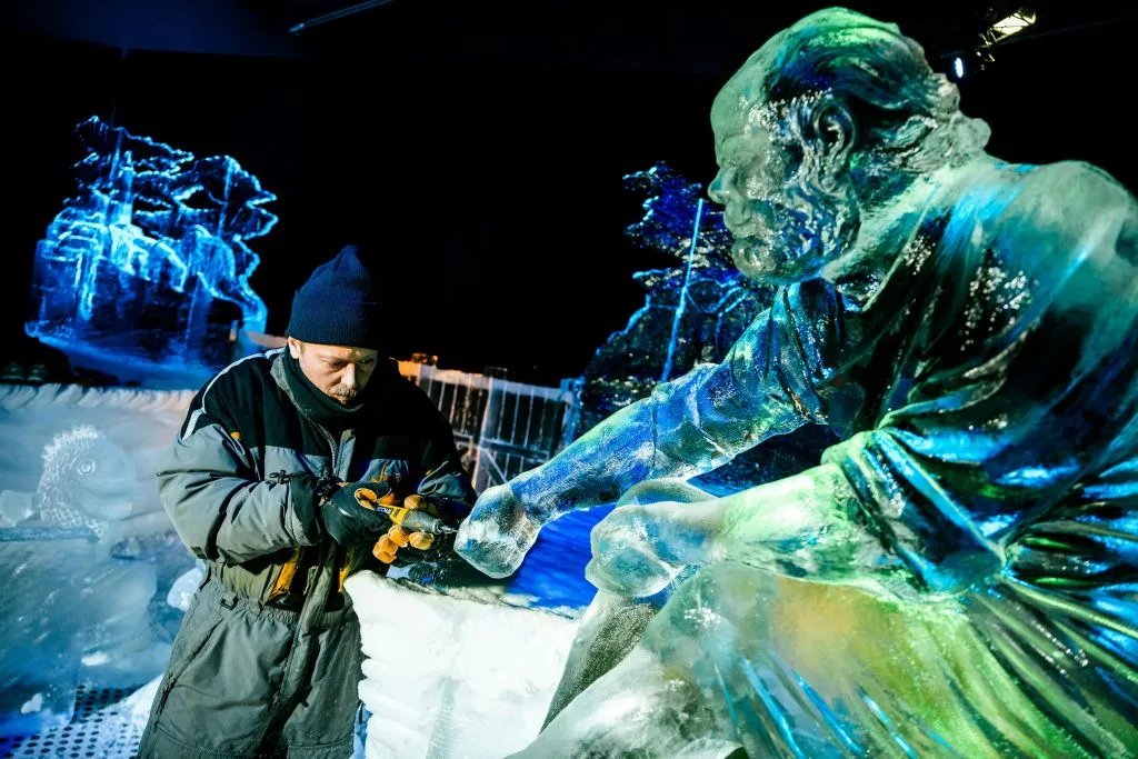 Art Below Zero: Entrée pour l'exposition de sculptures sur glace 