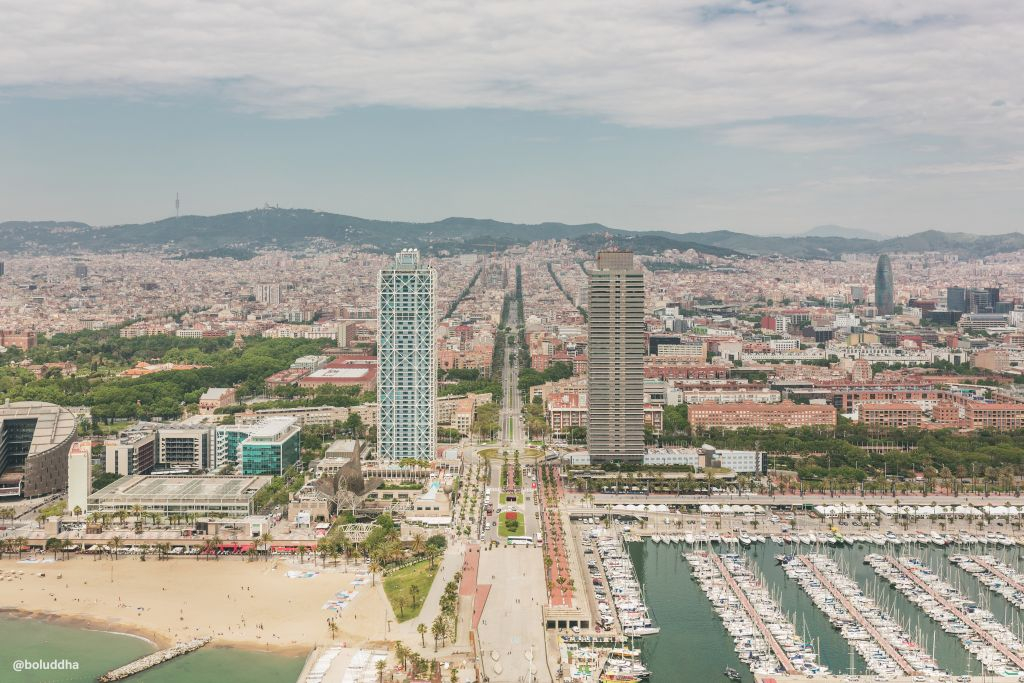 Helicopter flight over Barcelona: coast or city
