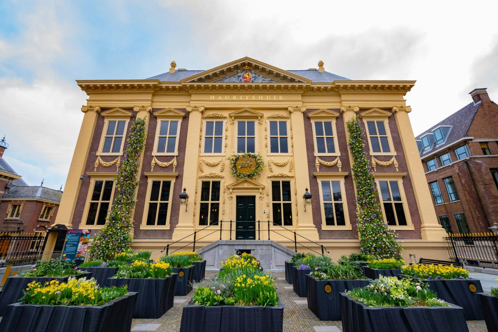Madurodam + Mauritshouse Museum