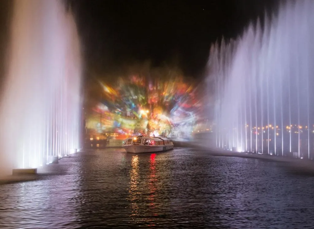 Light Festival: Croisière avec audioguide + chocolat chaud