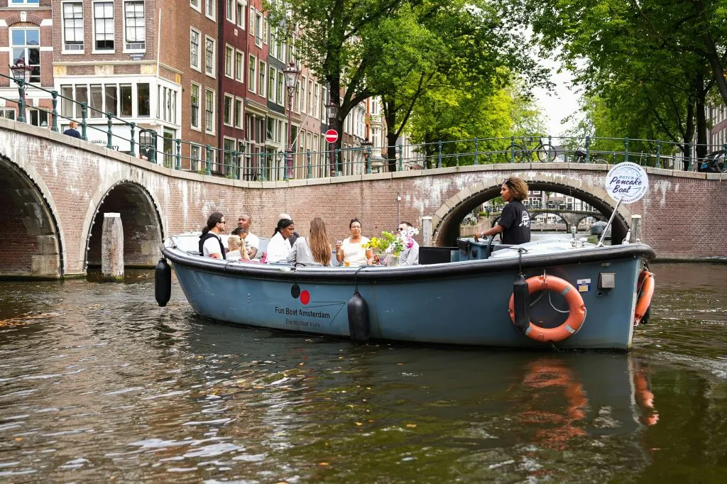Amsterdã: Cruzeiro pelo canal com panquecas holandesas e bebidas