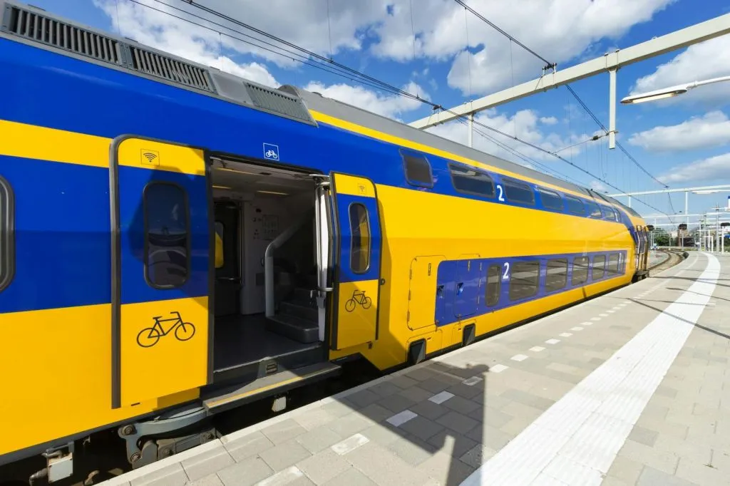 Transfert en train vers/depuis l'aéroport d'Amsterdam Schiphol et La Haye