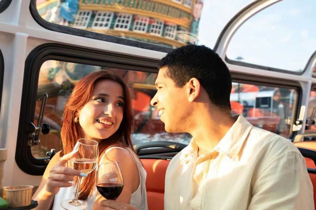 Amesterdão: Passeio de barco com vinho e queijo