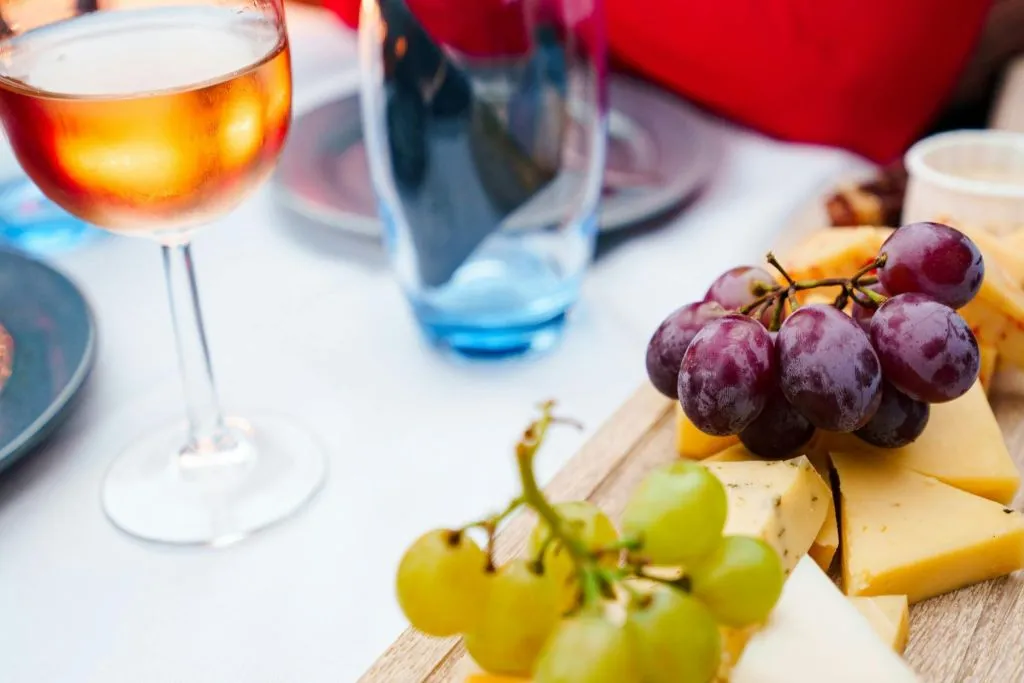 Amesterdão: Passeio de barco com vinho e queijo