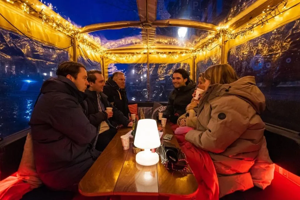 Light Festival: Paseo en barco con aperitivos y Glühwein