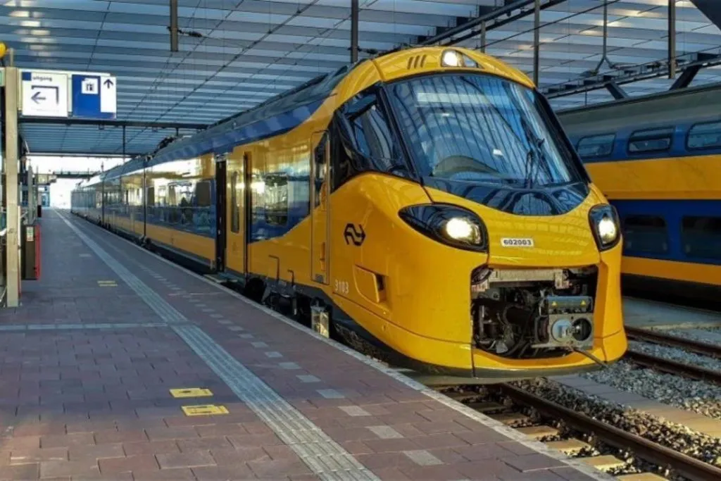 Aeroporto di Eindhoven: Trasferimento in treno e autobus da/per Amsterdam