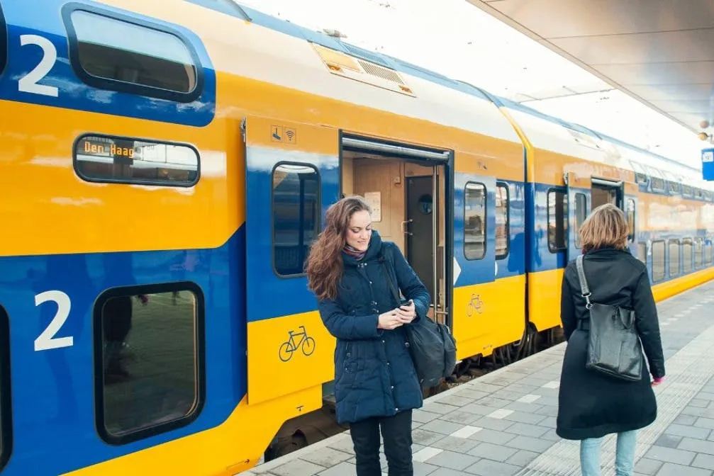 Aeroporto di Eindhoven: Trasferimento in treno e autobus da/per Amsterdam