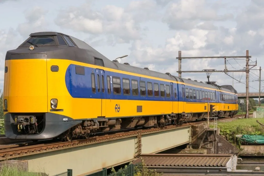 Aeroporto di Eindhoven: Trasferimento in treno e autobus da/per Amsterdam