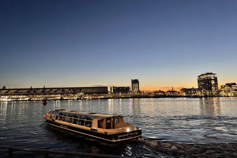 Amsterdam Light Festival: Croisière sur le canal depuis la tour A'DAM