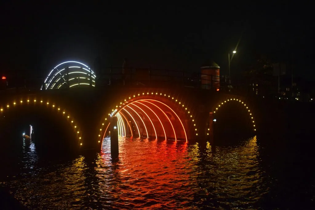 Light Festival: Croisière de la Foire de Noël