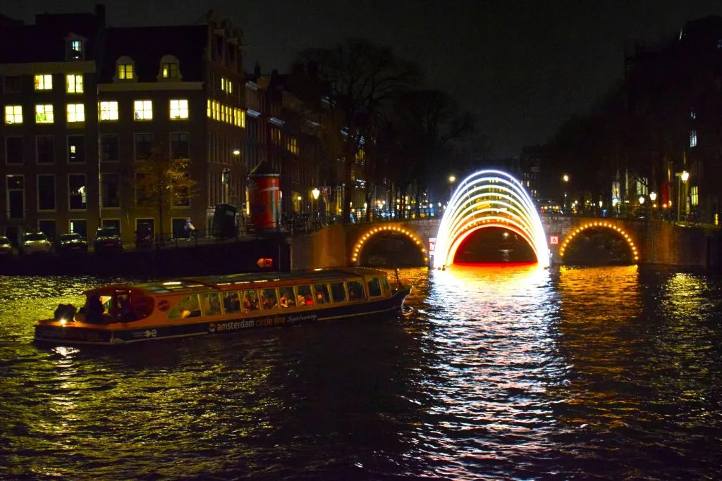 Light Festival: Croisière de la Foire de Noël