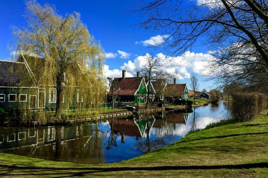 Zaanse Schans: Walking Tour with AI Guide on Your Mobile
