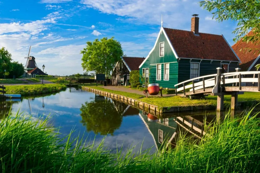 Zaanse Schans: Walking Tour with AI Guide on Your Mobile