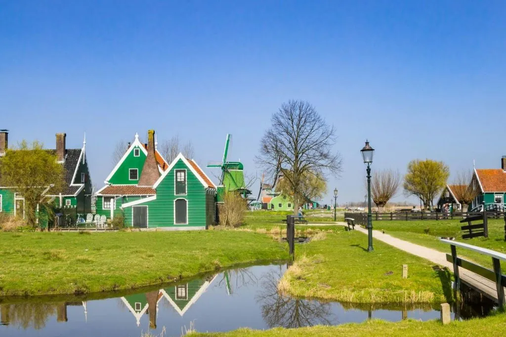 Zaanse Schans: Walking Tour with AI Guide on Your Mobile