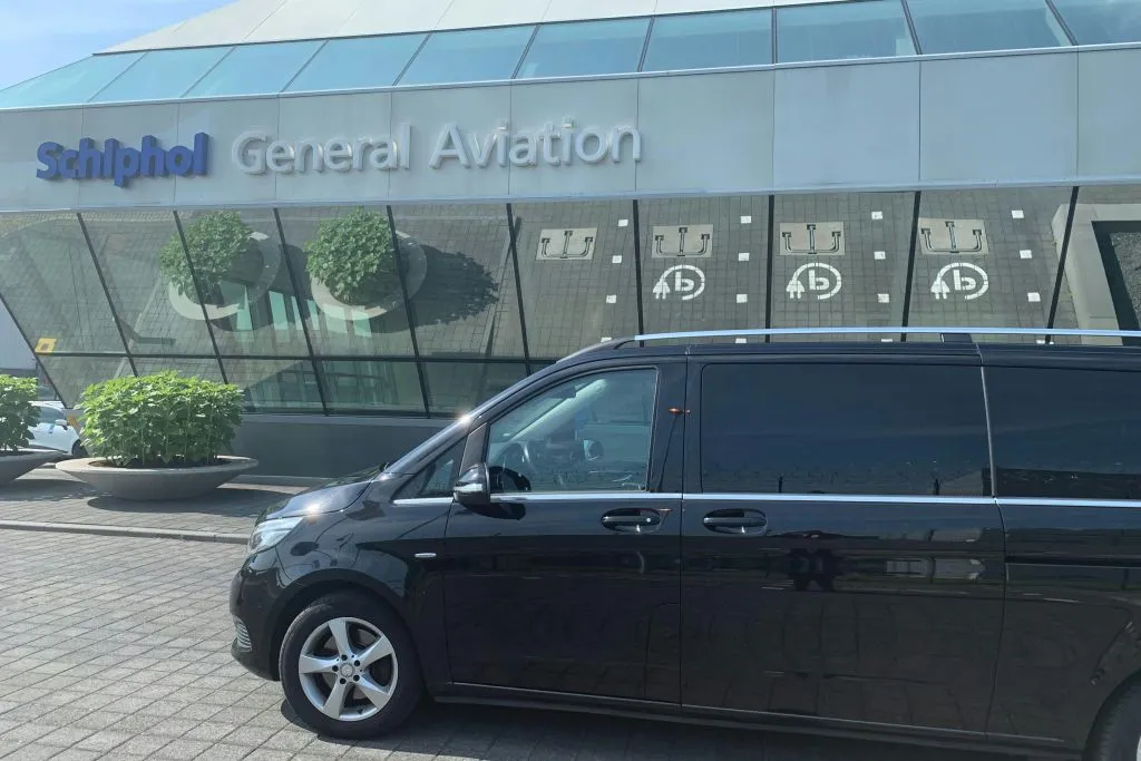 Trasferimento privato da/per l'aeroporto di Amsterdam Schiphol e la zona di Rotterdam