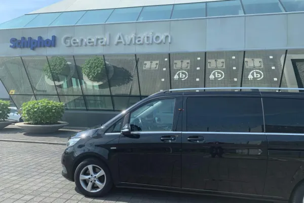 Trasferimento privato da/per l'aeroporto di Amsterdam Schiphol e la zona di Rotterdam
