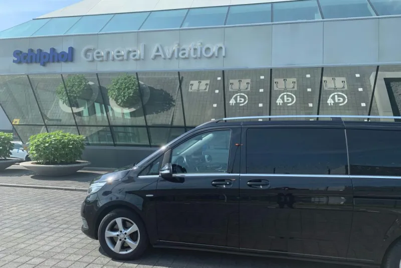 Trasferimento privato da/per l'aeroporto di Amsterdam Schiphol e la zona di Rotterdam