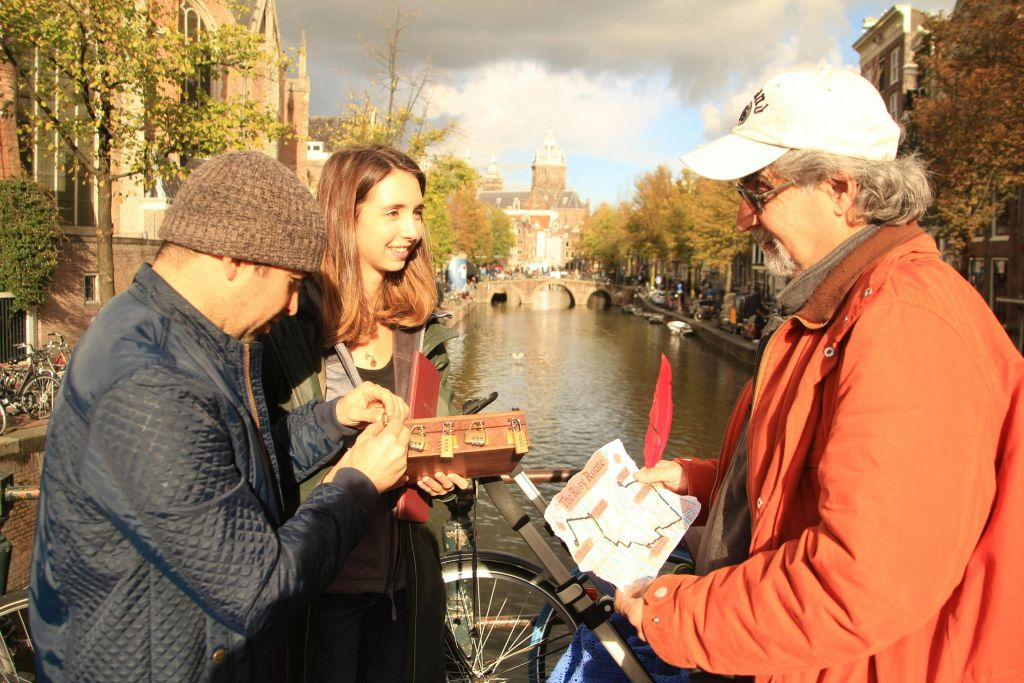 Amsterdam Treasure Hunt: The Mystery of a Secret Sender