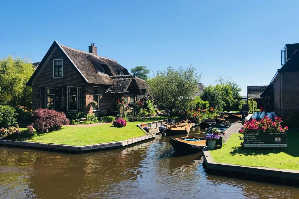 Zaanse Schans e Giethoorn: Excursão para grupos pequenos + traslado do hotel + cruzeiro de barco