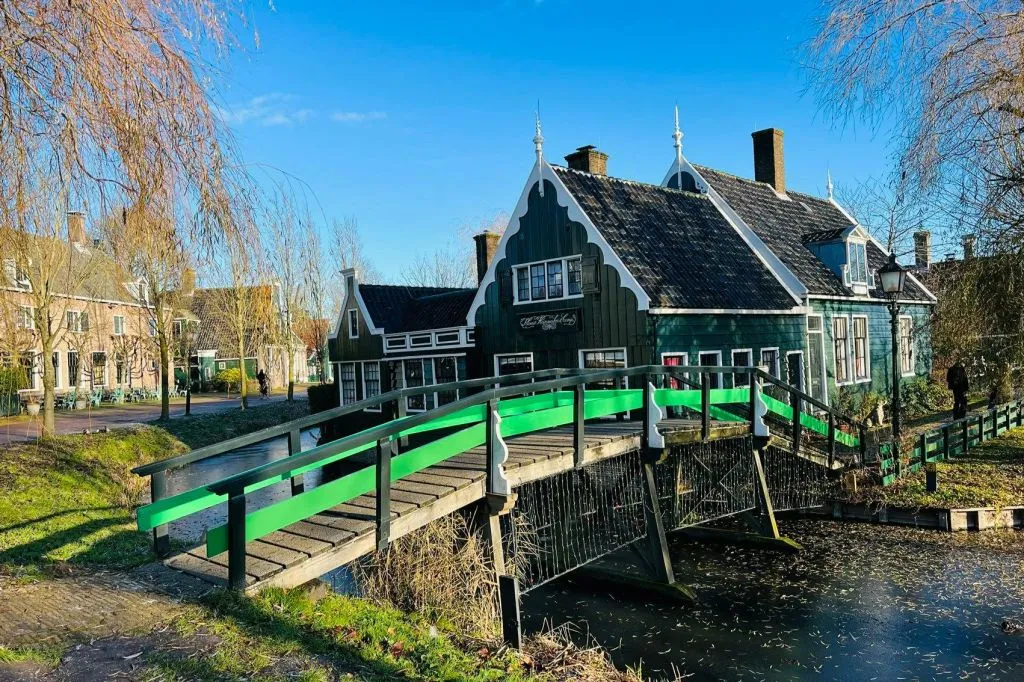 Zaanse Schans e Giethoorn: Excursão para grupos pequenos + traslado do hotel + cruzeiro de barco
