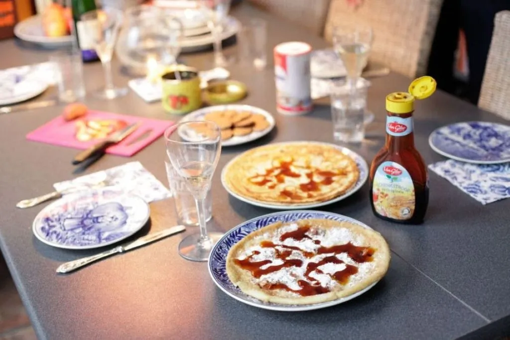 Amsterdã: Aula de culinária de panquecas holandesas + almoço em uma casa de canal