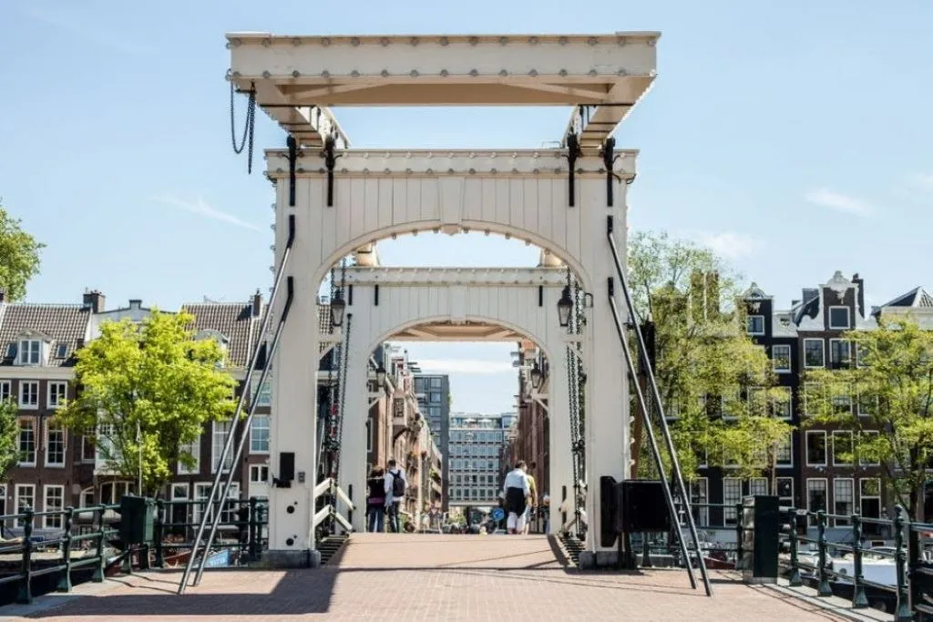 Amsterdã: Caminhada e degustação de alimentos