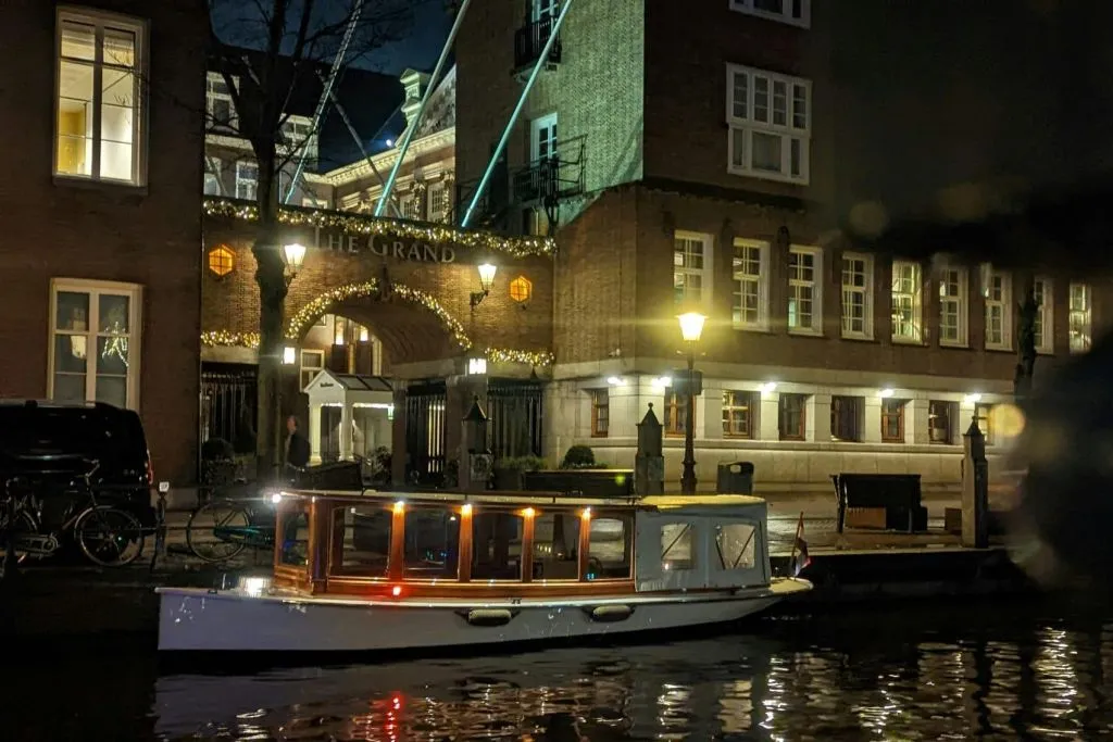Amsterdam: tour privato di 1 ora e mezza in barca a vela