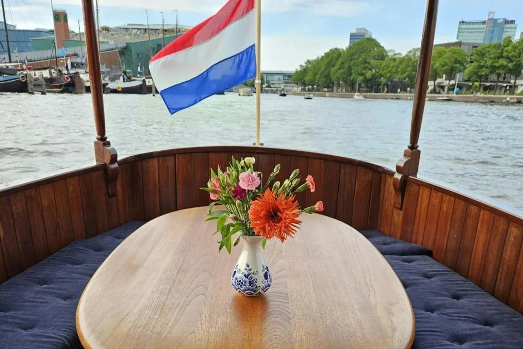 Amsterdam: tour privato di 1 ora e mezza in barca a vela
