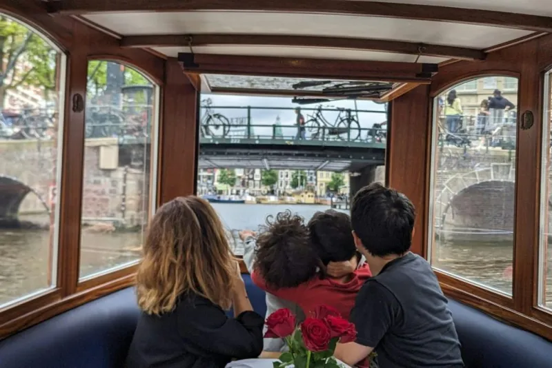 Amsterdam: tour privato di 1 ora e mezza in barca a vela