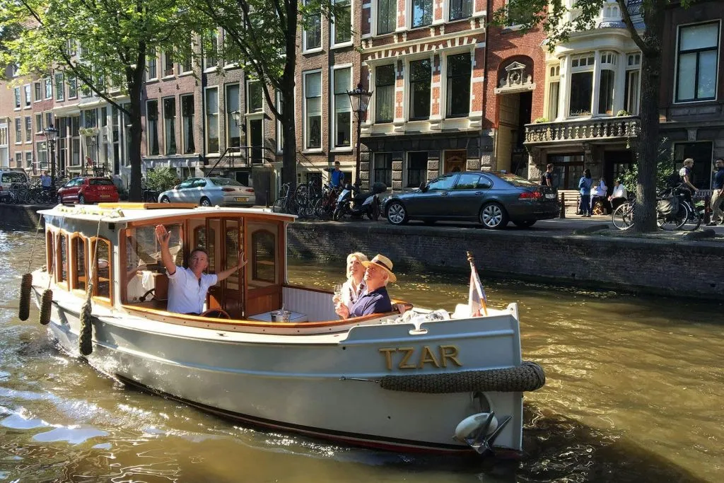 Amsterdam: tour privato di 1 ora e mezza in barca a vela